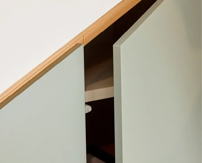 Schranksystem, öffnen einer Schranktüre